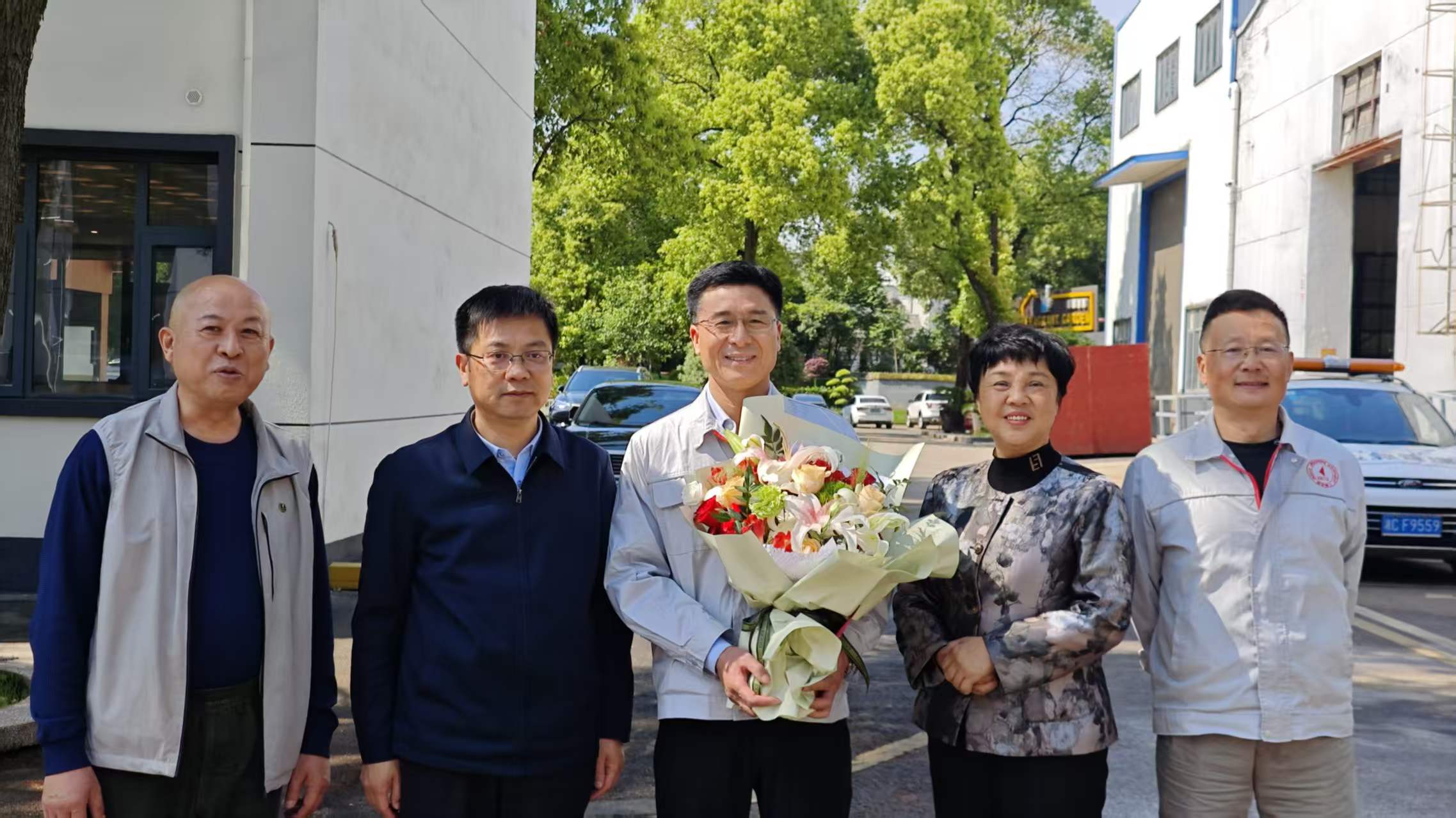 雨湖区区委书记陈小平一行走访华体会官方网页版-华体会（中国）公司